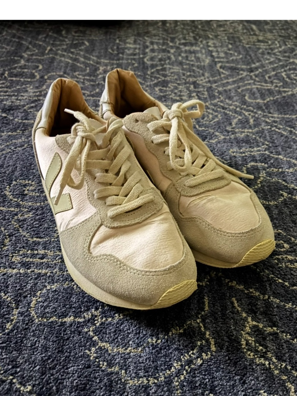 Veja Women's Beige and White Sneakers